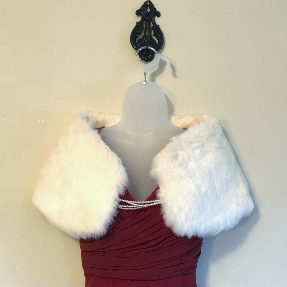 Glam Vintage ivory rabbit fur stole, wrap, capelet
